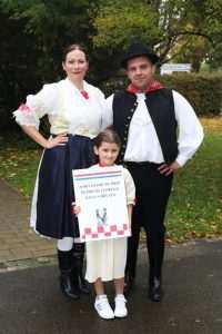 (FOTO) 8. SUSRET ČUVARA HRVATSKE ETNO BAŠTINE U FILDERSTADTU: Okupio se velik broj folkloraša folklorni festival u filderstadtu 2022