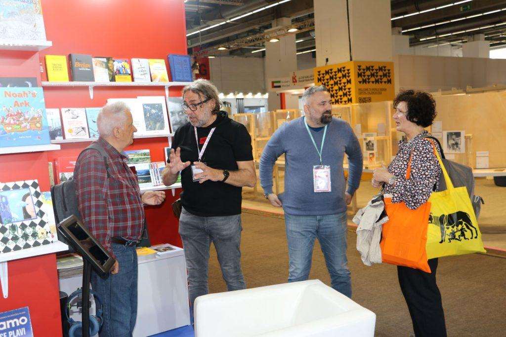 hrvatski stand na sajmu knjiga u frankfutu
