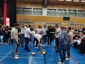 (FOTO) NAKON 3 GODINE U BASELU: Godišnja fešta Posavine Basel u punom sjaju, izvedba "Ero s onoga svijeta" oduševila prepunu dvoranu gostiju Festa Posavine Basel