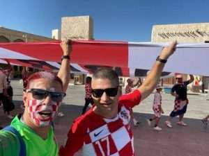 (VIDEO i FOTO) HRVATSKI NAVIJAČI IZ DOHE PORUČUJU: Idemo Hrvatska! (VIDEO i FOTO) HRVATSKI NAVIJAČI IZ DOHE PORUČUJU: Idemo Hrvatska!