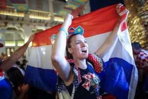 "HRVATSKI PARTY" U DOHI: Navijačka udruga "Mi Hrvati" organizirala show za pamćenje na Souq Wagif