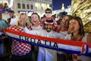 "HRVATSKI PARTY" U DOHI: Navijačka udruga "Mi Hrvati" organizirala show za pamćenje na Souq Wagif