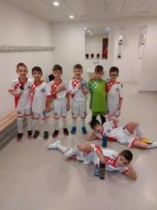 (FOTO) HRVATSKI NOGOMETNI KLUB IZ BASELA: Zajedništvo je jako važno, u Juniorskoj momčadi vlada obiteljska atmosfera, uz podršku roditelja i djece sve je moguće (FOTO) HRVATSKI NOGOMETNI KLUB IZ BASELA: Zajedništvo je jako važno, u Juniorskoj momčadi vlada obiteljska atmosfera, uz podršku roditelja i djece sve je moguće
