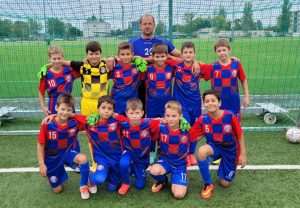 (FOTO) HRVATSKI NOGOMETNI KLUB IZ BASELA: Zajedništvo je jako važno, u Juniorskoj momčadi vlada obiteljska atmosfera, uz podršku roditelja i djece sve je moguće (FOTO) HRVATSKI NOGOMETNI KLUB IZ BASELA: Zajedništvo je jako važno, u Juniorskoj momčadi vlada obiteljska atmosfera, uz podršku roditelja i djece sve je moguće