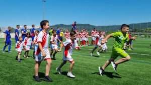 (FOTO) HRVATSKI NOGOMETNI KLUB IZ BASELA: Zajedništvo je jako važno, u Juniorskoj momčadi vlada obiteljska atmosfera, uz podršku roditelja i djece sve je moguće (FOTO) HRVATSKI NOGOMETNI KLUB IZ BASELA: Zajedništvo je jako važno, u Juniorskoj momčadi vlada obiteljska atmosfera, uz podršku roditelja i djece sve je moguće