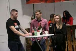 (FOTO) PRVA ADVENTSKA VEČER HRVATA U ŠVICARSKOJ: Publika se zabavljala uz Željka Bebeka, Slavonske lole i Marija Hrnjkaša