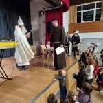 (FOTO) BOŽIĆNA PROSLAVA I NIKOLINJE U HKZ GIEßEN: Roditelji odgovarali na pitanja djece! (FOTO) BOŽIĆNA PROSLAVA I NIKOLINJE U HKZ GIEßEN: Roditelji odgovarali na pitanja djece!