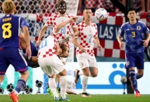 HRVATSKA NA KRILIMA LIVAKOVIĆA IZBORILA ČETVRTFINALE: Teška i dramatična utakmica protiv Japana odlučena jedanaestercima