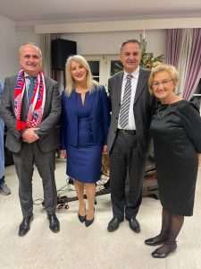 (FOTO) BOŽIĆNA VEČERA U MAINZU: Okupio se znatan broj Hrvata i Nijemaca