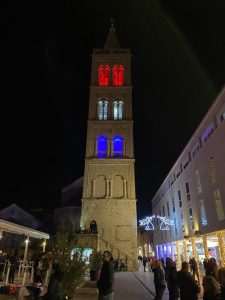 (FOTO i VIDEO) ZADAR DOČEKAO SVOJU DICU: Dominik Livaković i Martin Erlić na Forumu