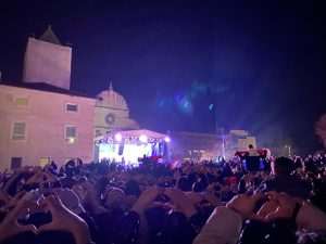 (FOTO i VIDEO) ZADAR DOČEKAO SVOJU DICU: Dominik Livaković i Martin Erlić na Forumu