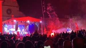 (FOTO i VIDEO) ZADAR DOČEKAO SVOJU DICU: Dominik Livaković i Martin Erlić na Forumu
