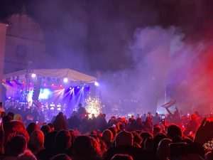 (FOTO i VIDEO) ZADAR DOČEKAO SVOJU DICU: Dominik Livaković i Martin Erlić na Forumu