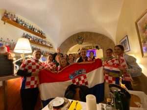 (FOTO) HRVATSKI NAVIJAČI: Dok su jedni bodrili Vadrene u Dohi, drugi su navijali iz Njemačke, Italije, Hrvatske...