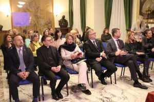 „POVEŽIMO ISELJENIŠTVO“ U RIMU: Mlada djevojka poslala značajnu poruku: Gdje mi mladi Hrvati pripadamo? „POVEŽIMO ISELJENIŠTVO“ U RIMU: Mlada djevojka poslala značajnu poruku: Gdje mi mladi Hrvati pripadamo?