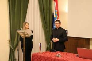 „POVEŽIMO ISELJENIŠTVO“ U RIMU: Mlada djevojka poslala značajnu poruku: Gdje mi mladi Hrvati pripadamo? „POVEŽIMO ISELJENIŠTVO“ U RIMU: Mlada djevojka poslala značajnu poruku: Gdje mi mladi Hrvati pripadamo?