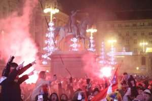 (FOTO) SLAVLJE U ZAGREBU, SPLITU, OSIJEKU, RIJECI: Brončana medalja Vatrenih slavila se diljem Hrvatske (FOTO) SLAVLJE U ZAGREBU, SPLITU, OSIJEKU, RIJECI: Brončana medalja Vatrenih slavila se diljem Hrvatske