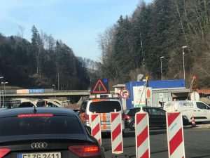 HRVATI SE VRAĆAJU U NJEMAČKU I AUSTRIJU: Kilometarske gužve između Hrvatske i Slovenije zbog e-vinjeta