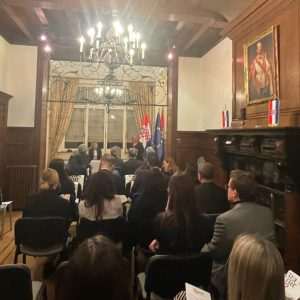 KRUNA OBLJETNICE U BRUXELLESU: Predavanje o „750 godina Dubrovačkog statuta“ akademkinje Nelle Lonze KRUNA OBLJETNICE U BRUXELLESU: Predavanje o „750 godina Dubrovačkog statuta“ akademkinje Nelle Lonze