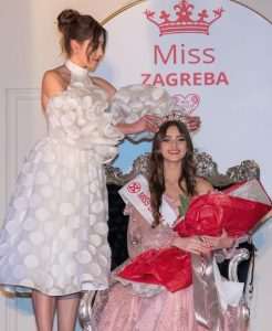 IZABRANA NAJLJEPŠA ZAGREPČANKA: Tara Begedin je nova Miss Zagreba,  njezine pratilje su Helena Medved i Ana Usmiani