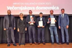 DOBITNICI VEČERNJAKOVE DOMOVNICE: U tuđoj zemlji i na tuđem jeziku nije lako započeti život, zato je ova nagrada veliko priznanje da smo uspjeli DOBITNICI VEČERNJAKOVE DOMOVNICE: U tuđoj zemlji i na tuđem jeziku nije lako započeti život, zato je ova nagrada veliko priznanje da smo uspjeli