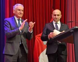DOBITNICI VEČERNJAKOVE DOMOVNICE: U tuđoj zemlji i na tuđem jeziku nije lako započeti život, zato je ova nagrada veliko priznanje da smo uspjeli DOBITNICI VEČERNJAKOVE DOMOVNICE: U tuđoj zemlji i na tuđem jeziku nije lako započeti život, zato je ova nagrada veliko priznanje da smo uspjeli