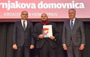 DOBITNICI VEČERNJAKOVE DOMOVNICE: U tuđoj zemlji i na tuđem jeziku nije lako započeti život, zato je ova nagrada veliko priznanje da smo uspjeli DOBITNICI VEČERNJAKOVE DOMOVNICE: U tuđoj zemlji i na tuđem jeziku nije lako započeti život, zato je ova nagrada veliko priznanje da smo uspjeli
