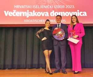 DOBITNICI VEČERNJAKOVE DOMOVNICE: U tuđoj zemlji i na tuđem jeziku nije lako započeti život, zato je ova nagrada veliko priznanje da smo uspjeli DOBITNICI VEČERNJAKOVE DOMOVNICE: U tuđoj zemlji i na tuđem jeziku nije lako započeti život, zato je ova nagrada veliko priznanje da smo uspjeli
