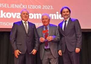 DOBITNICI VEČERNJAKOVE DOMOVNICE: U tuđoj zemlji i na tuđem jeziku nije lako započeti život, zato je ova nagrada veliko priznanje da smo uspjeli DOBITNICI VEČERNJAKOVE DOMOVNICE: U tuđoj zemlji i na tuđem jeziku nije lako započeti život, zato je ova nagrada veliko priznanje da smo uspjeli