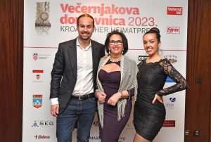 DOBITNICI VEČERNJAKOVE DOMOVNICE: U tuđoj zemlji i na tuđem jeziku nije lako započeti život, zato je ova nagrada veliko priznanje da smo uspjeli DOBITNICI VEČERNJAKOVE DOMOVNICE: U tuđoj zemlji i na tuđem jeziku nije lako započeti život, zato je ova nagrada veliko priznanje da smo uspjeli