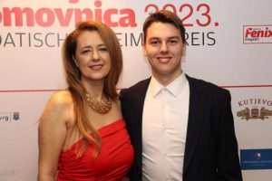 DOBITNICI VEČERNJAKOVE DOMOVNICE: U tuđoj zemlji i na tuđem jeziku nije lako započeti život, zato je ova nagrada veliko priznanje da smo uspjeli DOBITNICI VEČERNJAKOVE DOMOVNICE: U tuđoj zemlji i na tuđem jeziku nije lako započeti život, zato je ova nagrada veliko priznanje da smo uspjeli