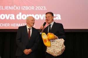 DOBITNICI VEČERNJAKOVE DOMOVNICE: U tuđoj zemlji i na tuđem jeziku nije lako započeti život, zato je ova nagrada veliko priznanje da smo uspjeli DOBITNICI VEČERNJAKOVE DOMOVNICE: U tuđoj zemlji i na tuđem jeziku nije lako započeti život, zato je ova nagrada veliko priznanje da smo uspjeli