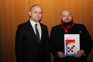 DOBITNICI VEČERNJAKOVE DOMOVNICE: U tuđoj zemlji i na tuđem jeziku nije lako započeti život, zato je ova nagrada veliko priznanje da smo uspjeli DOBITNICI VEČERNJAKOVE DOMOVNICE: U tuđoj zemlji i na tuđem jeziku nije lako započeti život, zato je ova nagrada veliko priznanje da smo uspjeli
