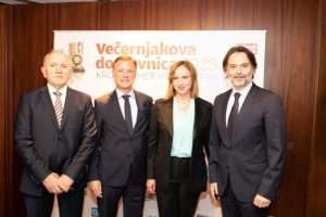 DOBITNICI VEČERNJAKOVE DOMOVNICE: U tuđoj zemlji i na tuđem jeziku nije lako započeti život, zato je ova nagrada veliko priznanje da smo uspjeli DOBITNICI VEČERNJAKOVE DOMOVNICE: U tuđoj zemlji i na tuđem jeziku nije lako započeti život, zato je ova nagrada veliko priznanje da smo uspjeli