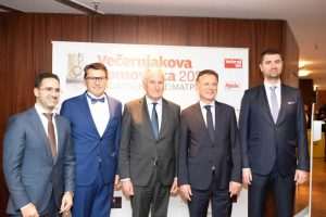 DOBITNICI VEČERNJAKOVE DOMOVNICE: U tuđoj zemlji i na tuđem jeziku nije lako započeti život, zato je ova nagrada veliko priznanje da smo uspjeli DOBITNICI VEČERNJAKOVE DOMOVNICE: U tuđoj zemlji i na tuđem jeziku nije lako započeti život, zato je ova nagrada veliko priznanje da smo uspjeli