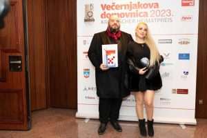DOBITNICI VEČERNJAKOVE DOMOVNICE: U tuđoj zemlji i na tuđem jeziku nije lako započeti život, zato je ova nagrada veliko priznanje da smo uspjeli DOBITNICI VEČERNJAKOVE DOMOVNICE: U tuđoj zemlji i na tuđem jeziku nije lako započeti život, zato je ova nagrada veliko priznanje da smo uspjeli