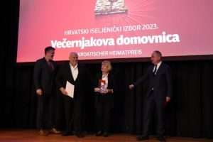 DOBITNICI VEČERNJAKOVE DOMOVNICE: U tuđoj zemlji i na tuđem jeziku nije lako započeti život, zato je ova nagrada veliko priznanje da smo uspjeli DOBITNICI VEČERNJAKOVE DOMOVNICE: U tuđoj zemlji i na tuđem jeziku nije lako započeti život, zato je ova nagrada veliko priznanje da smo uspjeli