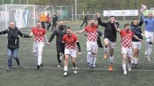 (FOTO) CROATIA BONN SLAVILA NA TEŠKOM GOSTOVANJU: Marko Sinković, koji se vratio u momčad nakon 10 mjeseci od ozljede, svojim pogotkom odlučio derbi (FOTO) CROATIA BONN SLAVILA NA TEŠKOM GOSTOVANJU: Marko Sinković, koji se vratio u momčad nakon 10 mjeseci od ozljede, svojim pogotkom odlučio derbi