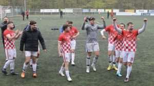(FOTO) CROATIA BONN SLAVILA NA TEŠKOM GOSTOVANJU: Marko Sinković, koji se vratio u momčad nakon 10 mjeseci od ozljede, svojim pogotkom odlučio derbi (FOTO) CROATIA BONN SLAVILA NA TEŠKOM GOSTOVANJU: Marko Sinković, koji se vratio u momčad nakon 10 mjeseci od ozljede, svojim pogotkom odlučio derbi
