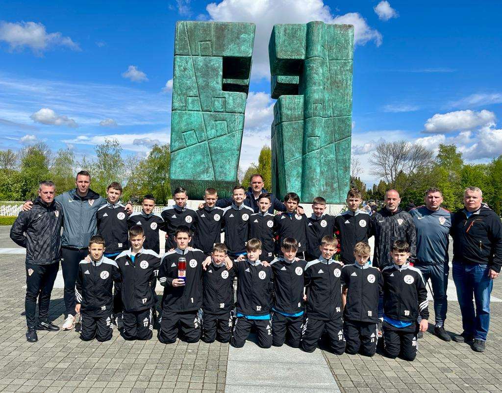 Igrači i vodstvo U14 momčadi HSK Njemačke i Švedske iz 2023. godine na MG Ovčara (ILUSTRACIJA) / Foto: Fenix (SIM)