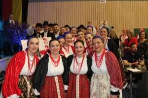 (FOTO) NOĆ KOJA ĆE SE PAMTITI: U Filderstadtu na Kotorvaroškoj večeri okupilo se oko 1.500 ljudi (FOTO) NOĆ KOJA ĆE SE PAMTITI: U Filderstadtu na Kotorvaroškoj večeri okupilo se oko 1.500 ljudi