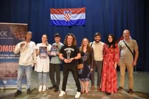 DOMOFEST 2023.: Gradska knjižnica Kaštela i kaštelanski osnovnoškolci - domoljubne pjesme u čast Hrvatskoj
