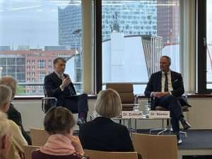 HAMBURG: Više od stotinu uglednih gostiju odazvalo se predavanju o ulasku Hrvatske u eurozonu HAMBURG: Više od stotinu uglednih gostiju odazvalo se predavanju o ulasku Hrvatske u eurozonu