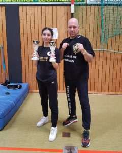 WIESBADEN: Članovi borilačkog Fight Cluba MK Wiesbaden osvojili 8 prvih mjesta, 4 druga mjesta i 5 trećih mjesta na Phönix Cupu u Lollaru kod Giesena