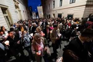 ZAGREB: Svetkovina Majke Božje od Kamenitih vrata uz procesiju od katedrale do Kamenitih vrata