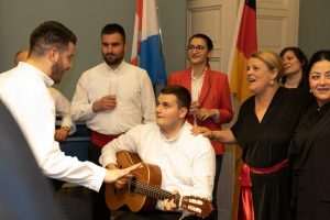 PROSLAVA DANA DRŽAVNOSTI U DÜSSELDORFU: Prisjećamo se trenutka kada je nakon više stoljeća nastojanja hrvatskih ljudi stvorena država Hrvatska PROSLAVA DANA DRŽAVNOSTI U DÜSSELDORFU: Prisjećamo se trenutka kada je nakon više stoljeća nastojanja hrvatskih ljudi stvorena država Hrvatska