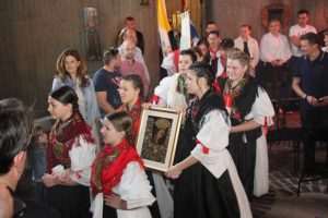 (FOTO) HODOČAŠĆE U NEVIGES: Oko 5.000 hodočasnika hodočastilo Majci Božjoj u Neviges