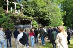 (FOTO) HODOČAŠĆE U NEVIGES: Oko 5.000 hodočasnika hodočastilo Majci Božjoj u Neviges