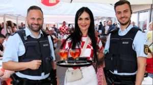 (FOTO) HRVATI ODUŠEVILI U ROTTENBURGU ČAK I POLICAJCE: Croatia Rottenburg tri dana bila u središtu pozornosti 48. Rottenburg Neckar Festivala (FOTO) HRVATI ODUŠEVILI U ROTTENBURGU ČAK I POLICAJCE: Croatia Rottenburg tri dana bila u središtu pozornosti 48. Rottenburg Neckar Festivala