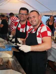 (FOTO) HRVATI ODUŠEVILI U ROTTENBURGU ČAK I POLICAJCE: Croatia Rottenburg tri dana bila u središtu pozornosti 48. Rottenburg Neckar Festivala (FOTO) HRVATI ODUŠEVILI U ROTTENBURGU ČAK I POLICAJCE: Croatia Rottenburg tri dana bila u središtu pozornosti 48. Rottenburg Neckar Festivala
